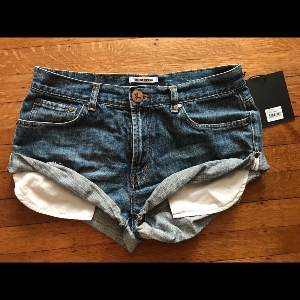 One Teaspoon Bandits Shorts 28